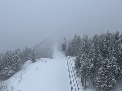 真っ白です！
あいにくのお天気でしたが、これはこれで楽しい。