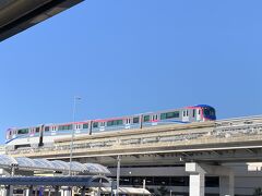 フェスティバルが始まる前、
ここモノレール大阪空港駅1階バス乗り場で、JALとANAの見学会に参加できる整理券を配布していた。
だが、自分が着いたときは既に配布終了。
無念。