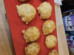 明石焼きです。
タコが明石産か、輸入品か選べた。