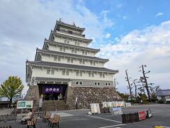 立派な天守！
もちろんこの天守は復元されたもので、内部は熱海城みたいに主に資料館になっていました。