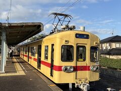 西鉄貝塚線の終点、西鉄新宮。静かな駅です。