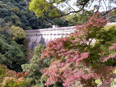五本松堰堤
　巨大な石張りのダムです。
　ビュースポットとしてもgoodな場所です。