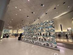 AL Mourjan Prem Lounge　で　しばし休憩　一時間ほど　7時に再集合して搭乗口へ向かいます　今回のツアーは３組、５人でした