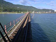 　　　　　　　　由良川 橋梁

　　ベストポジションの方は動画撮影、なので微動だにしない
　　カメラの人が一瞬だけ譲ってくれたので
　　なんとかと撮らせてもらえた1枚です