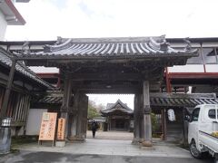 吉水神社に続いては、竹林院ですね。
こちらは、聖徳太子の創建と伝わる古刹。