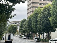 1時間ほど～なので近くの国立競技場に行ってみることにしました。