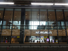 ホームからみたNEWoMan
