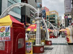 晴れてます！少し風はあるものの、上着が要らないくらいの暖かさ
南浦洞「BIFF広場」まだ人は少なかったです