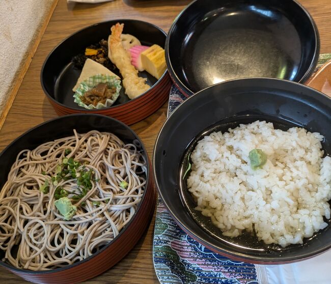 江戸時代を偲ばせる街、津和野を歩き、SLやまぐち号、元乃隈神社