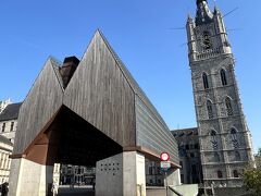 さらに進むとCity Pavilionとゲント鐘楼が見えてきました。