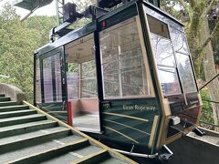 京都側からケーブルカーとロープーウェイを乗り継いでアクセス。