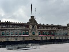 国立宮殿も、近くからは見えませんでした。