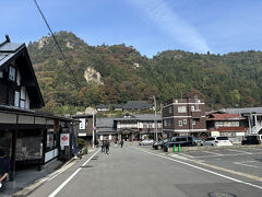 山形駅に到着後、そのまま在来線に乗り換えて山寺駅へ。
約20分くらいと、とてもアクセスが良かったです！
到着は10:30頃。