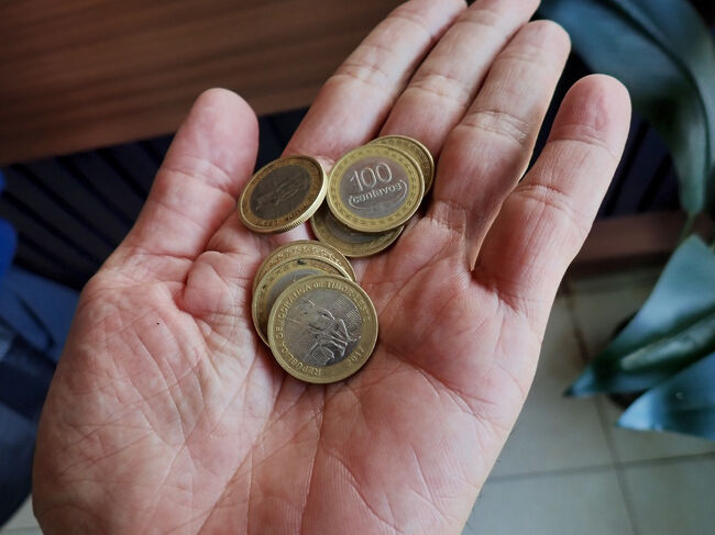 お釣りは現地のコインのセンタボスで帰って来ました。<br />東ティモールでは、USドルを使うのは知っていましたが、<br />現地のコインも使うのは知りませんでした。<br />一ドル以下は、コインで帰って来ます。