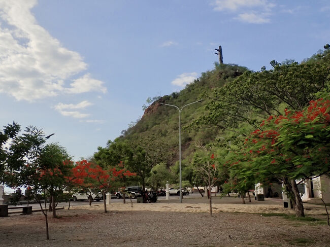 16:35<br />タクシーを降りて、