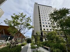 【10/22】晴れ
11:00【ファーイーストビレッジホテル東京有明】をチェックアウト。
フロントでタクシーを呼んでもらう。
本来なら船の集合時間が14時～16時の指定なので、豊洲市場を観光してから行く予定だったけど、夫が足を痛めたので早めに乗船できるか頼んでみよう。