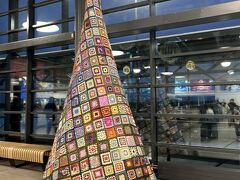 最終目的地ロヴァニエミに到着です。
朝9時頃、まだ少し暗いです。