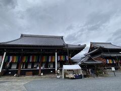 時期的なものなのか、幕が飾られてますね。
五色幕と言うらしく、今回のお寺めぐりではよく目にしました。