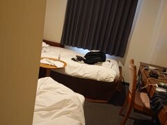 散らかってますが、２日お世話になったグリーンセレク
古いけどよかったです
夜中の助けてという悲鳴で寝付けず治安大丈夫かと心配した初日
二日目はよく寝れた