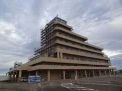 佐渡汽船.直江津-小木航路にカーフェリーが復活した情報を入手した筆者。

新潟県上越市。
直江津港.佐渡汽船のりばにやって来ました。