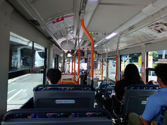 新神戸から六甲アイランド行きバスに乗り換え。11:15発予定でしたが5分以上遅れて出発。