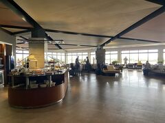 宿からはBoltで空港へ。
こちらはマルタ空港のラウンジです。
マルタの空港はコンパクトな造りのせいもあるのか、出発ロビーは激混みで、座る場所もありませんでしたが、ラウンジに来たらとてもゆったりとしていてホッとしました。