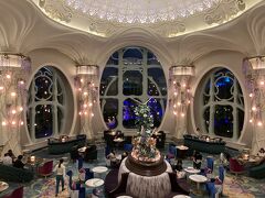 中に入ると、この景色。
ワクワク♪
フロントが分かりづらかったです。
左奥に行くとありました。