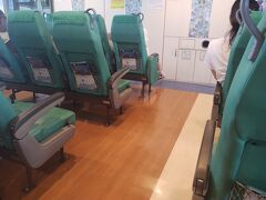 帰りのフェリーは空き気味