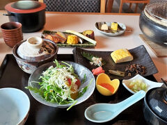 朝食はレストランで和定食
私には少し多いかと思われましたが、なんとなく食べきっちゃいました。