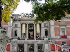 プラド美術館
2011年に訪れた時は別の入り口でした。