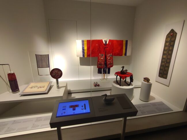 朝鮮王朝時代の婚礼衣装かな