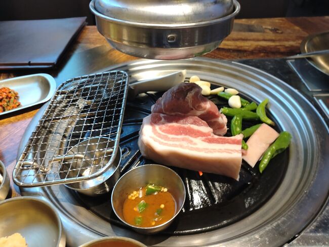 店員さんがすべて焼いてくれます