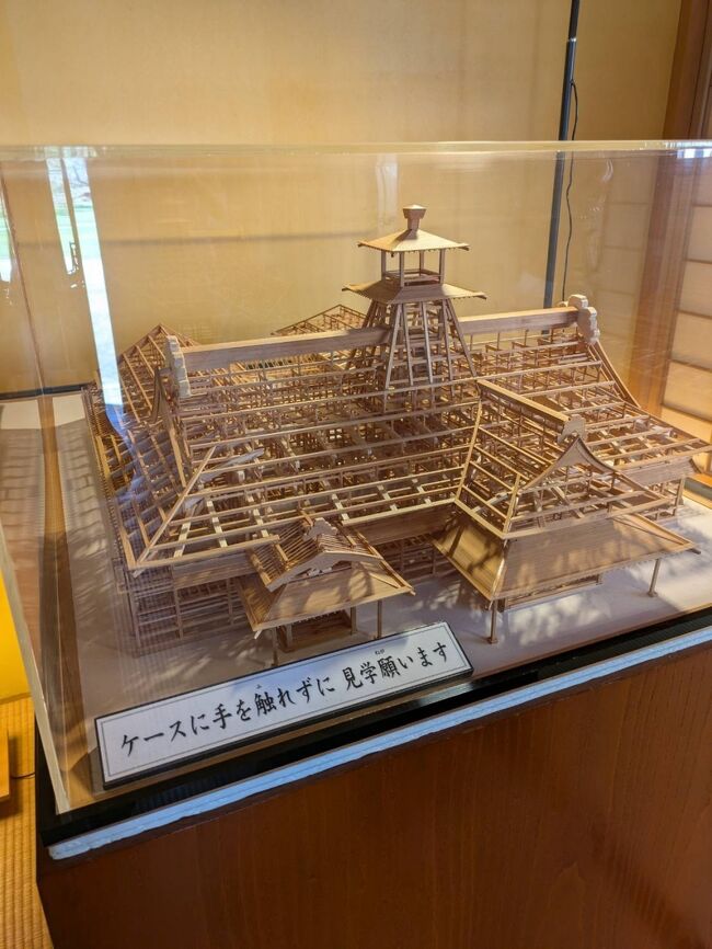 日本最初の開港地のひとつ函館で、幕末の北辺警備と対外折衝の重責を担った箱館奉行所、この小さな模型だけでも細部の隅々までこだわりを感じられます。