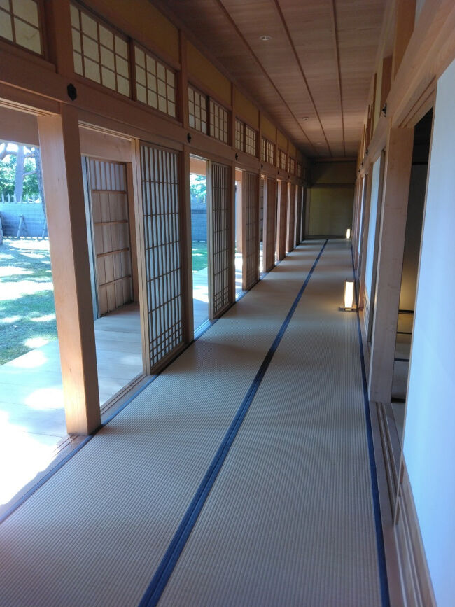 現在建築の技術で再現された廊下も、規則性があって美しい事(*&#39;▽&#39;)