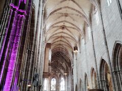 聖ローレンツ教会。柱が竹の連なりのようでした。