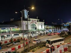 MTRで一旦セントラルまで移動して