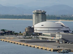 「境夢みなとターミナル」にクルーズ船は停泊するようです。