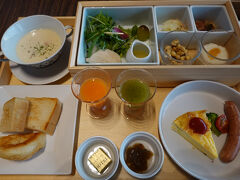 拠点となるのは、尾道駅構内にあるホテル「HOTEL BEACON ONOMICHI」。まずはホテルの朝食でパワーチャージ。