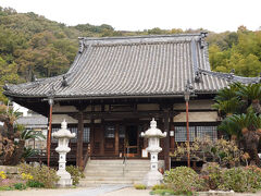 最初に訪れたのが「持光寺」。浄土宗のお寺です。