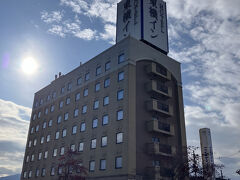 とりあえず今晩の宿泊先「東横イン米沢駅前」に荷物を預けて身軽になります。