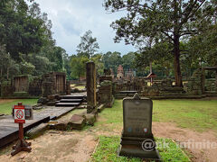 ホテルへ戻る前にプリア・コーに寄る。国道のすぐそば。