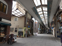信行寺の参拝を終えて、一旦ホテルへ戻るため、「本通り商店街」へ。