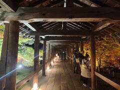 洗玉澗を通り、いよいよ通天橋へ
思ったほどは芋洗い状態ではない