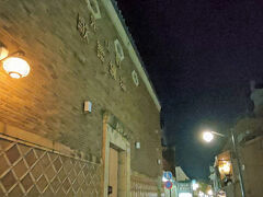 結局先斗町まで来てしまいました。途中で「東華菜館」に電話して、席を取っておいてもらいました。