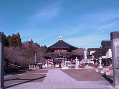 平成11年に完成した西方寺本堂、大変綺麗です。