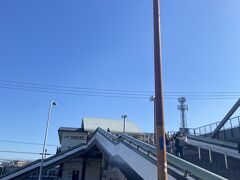 大阪城公園駅の階段を降りて、ジョーテラス大阪に向かいます