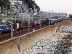 姫路から塩屋まで戻り、浜辺で電車の写真を少し撮り、ここから電車で阪急の岡本駅へ。
