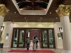 1時間ほど走って19時20分前、ホテルに到着。