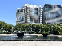 和田倉噴水公園
　　　大噴水／再生

後のビルはパレスホテル東京
