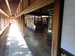 廊下がすごく長かったです．